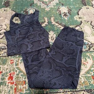 AllFenix matching set, bra and leggings